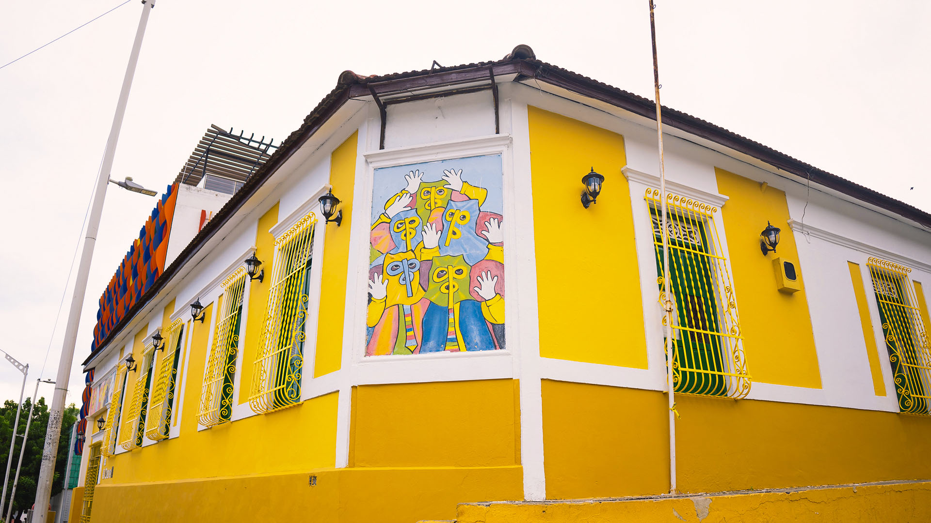 Casa esquina amarilla